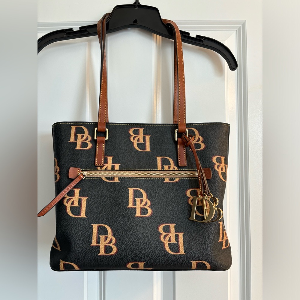 Like New Dooney & Bourke Shopper in Charcoal color!